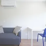 Modern Apt In Heart Of The City